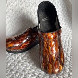 Dansko Snake Print Clogs NWOT